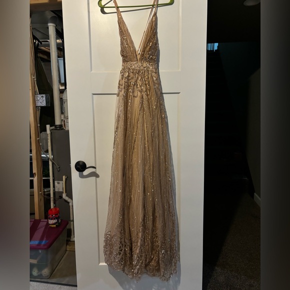 Rose gold WINDSOR Prom Dress - Picture 1 of 5